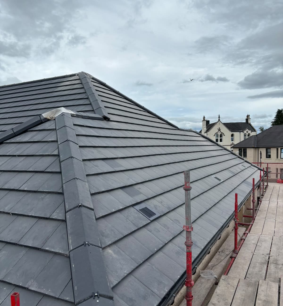 New hipped roof completed by the LA Roofing team